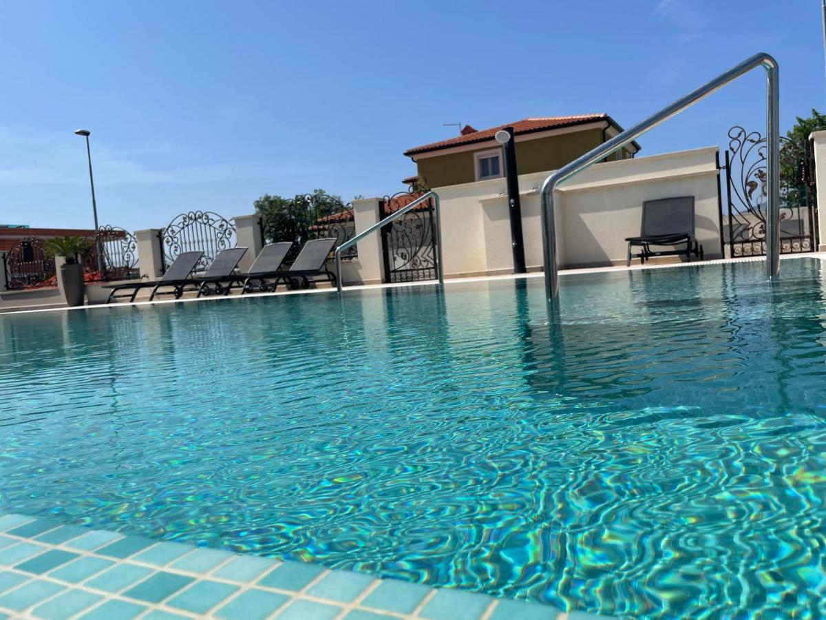 Vila Softic Amra Umag Exterior foto